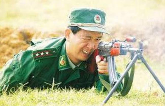 丁晓兵将军，铁血军魂的杰出代表，丁晓兵将军，铁血军魂的杰出典范