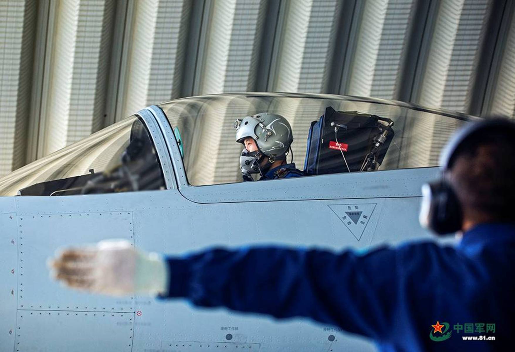 歼十机舱,探索现代战机内部的世界,歼十机舱揭秘,探索现代战机内部奥秘