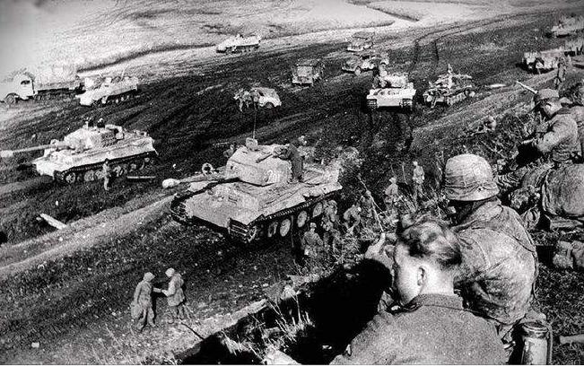 KV-1与虎式，坦克界的双雄对决，KV-1与虎式，坦克界的巅峰对决