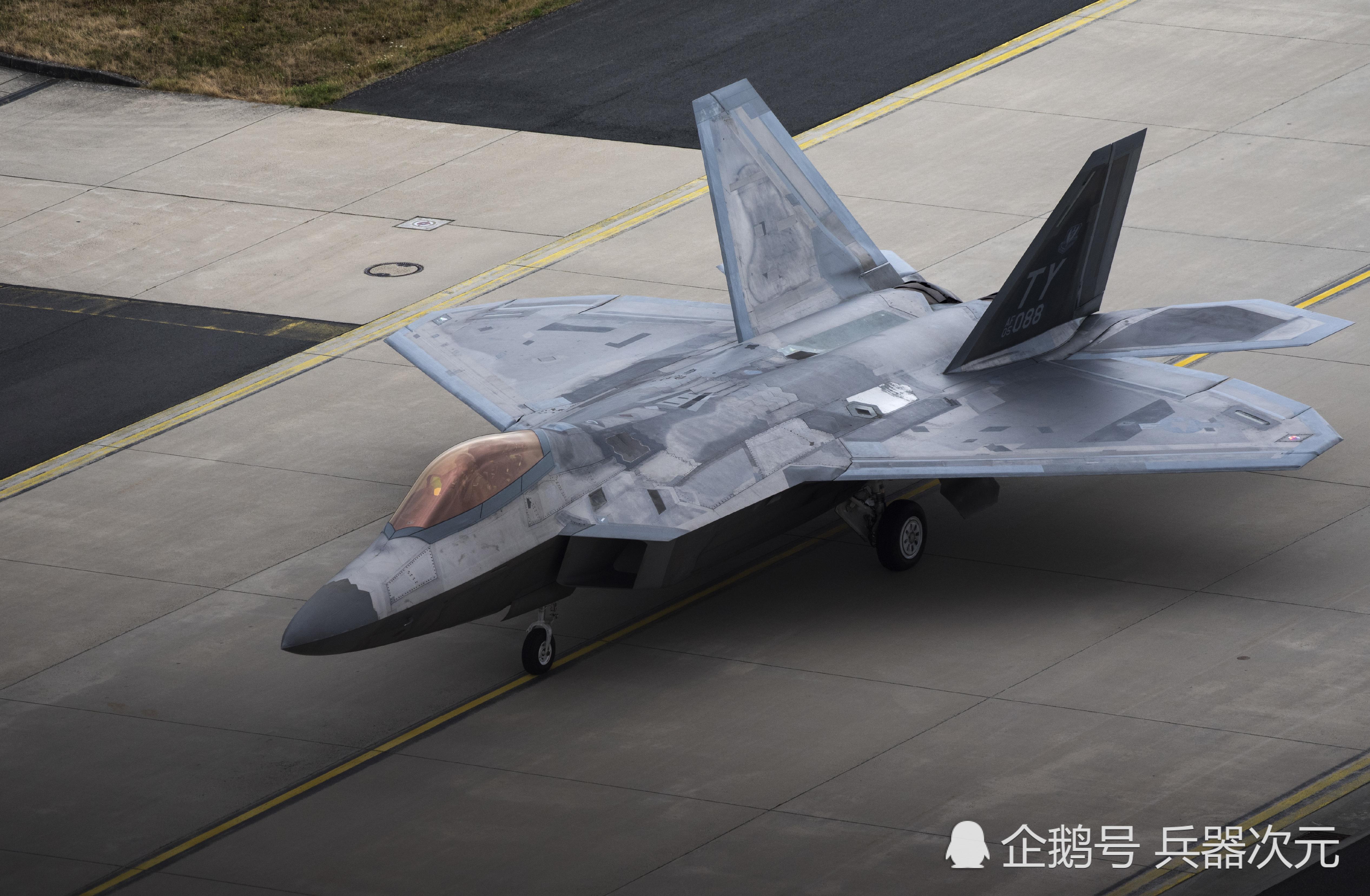 美国双发单尾翼鸭翼隐形飞机，探索先进航空技术的杰作，美国先进航空技术杰作，双发单尾翼鸭翼隐形战机探索