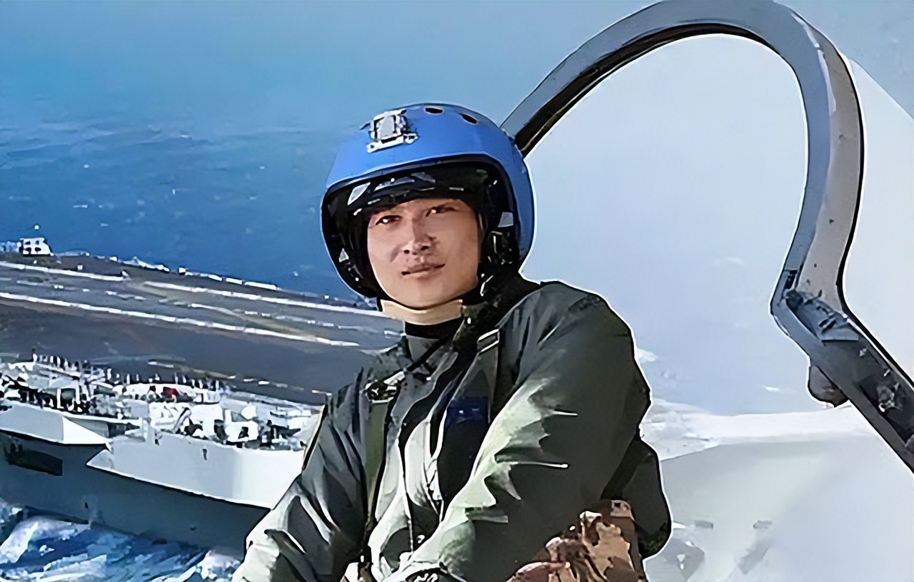 航母牺牲飞行员,英雄背后的无尽荣耀与悲壮,航母牺牲飞行员,英雄荣耀与悲壮的传奇故事