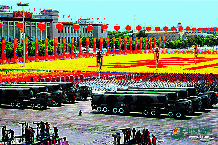 2009国庆阅兵指挥——铁血精英的荣耀时刻,铁血精英指挥国庆阅兵,荣耀时刻的见证