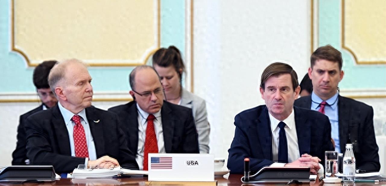 中国人民解放军与动漫图片的交融,现实与幻想的碰撞,中国人民解放军与动漫文化的交融,现实与幻想的碰撞时刻