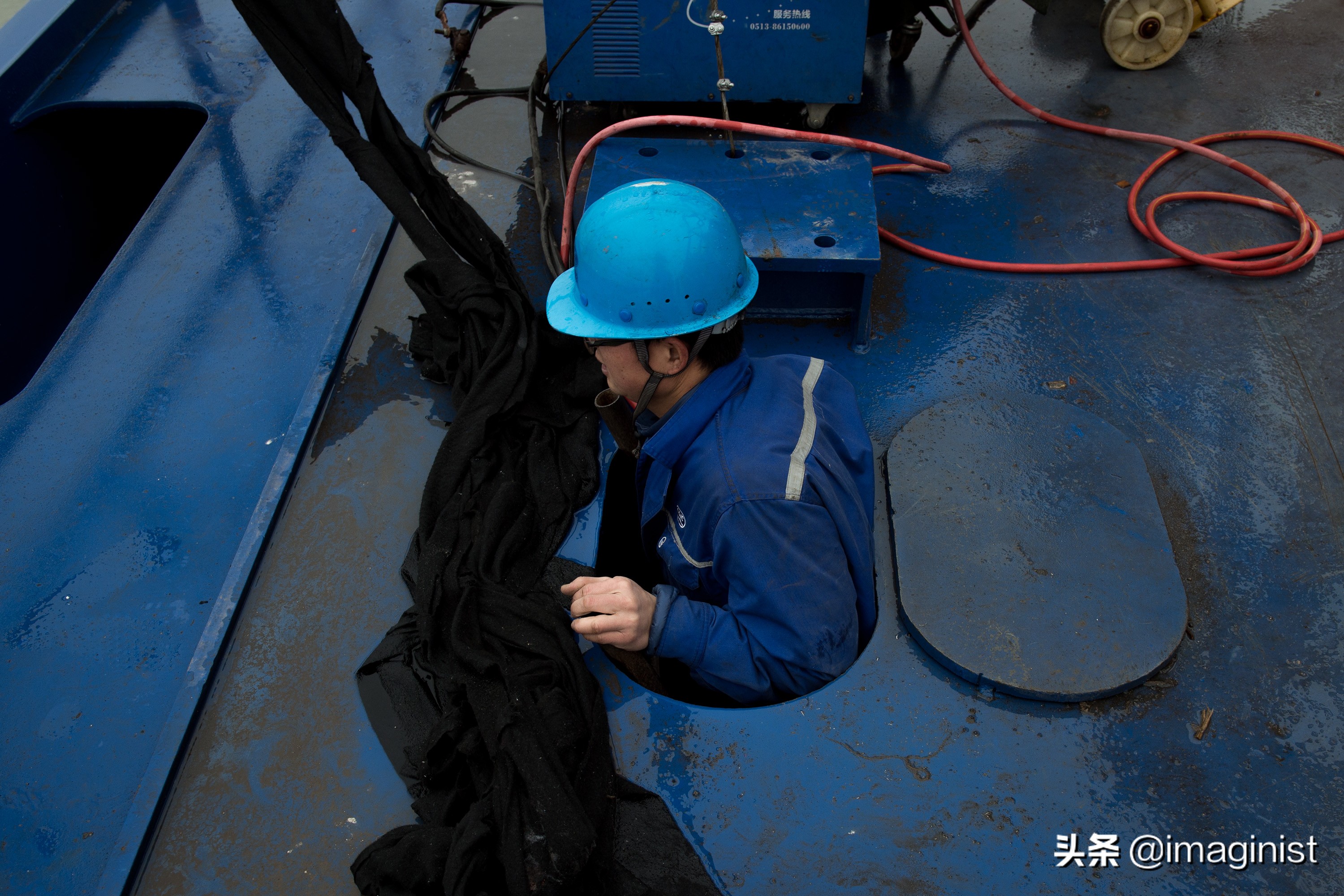 半潜船上电焊工的工作累不累?探究职业挑战与真实体验,半潜船上电焊工的职业挑战与真实体验,工作累不累?