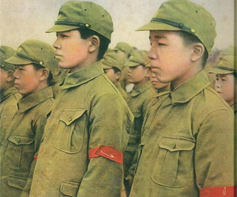 日本老兵对新兵的行为,历史反思与现代启示,日本老兵与新兵行为对比,历史反思与当代启示