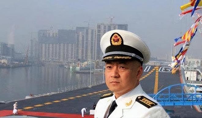 井冈山舰舰长刘忠鹄个人简厉，井冈山舰舰长刘忠鹄，个人简介与军旅生涯历程