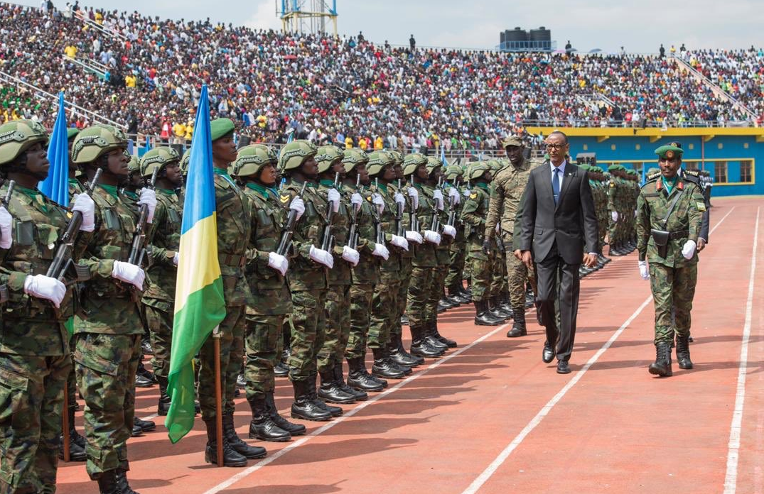阅兵仪式上的民族团结方阵,展现多元一体的华夏风采,阅兵仪式上的民族团结方阵,展现华夏多元一体之风采