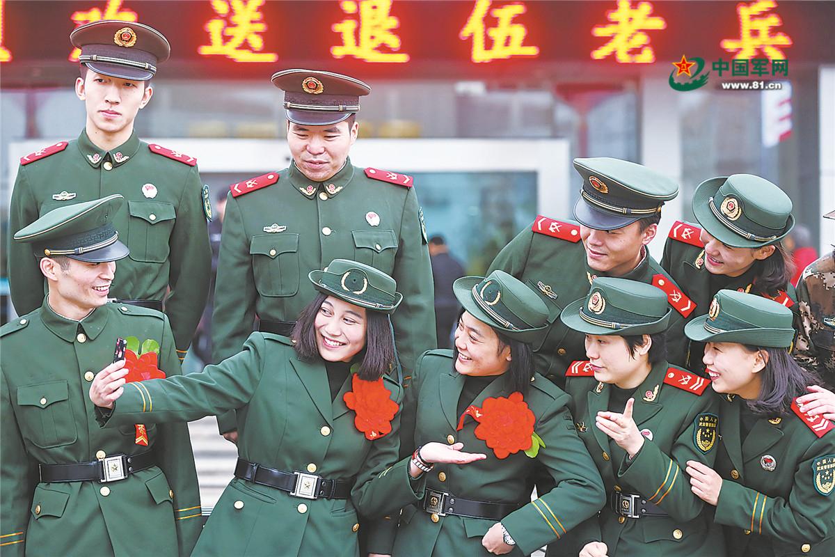 现在允许男兵和女兵谈恋爱吗?,男兵女兵恋爱政策解读,是否允许恋爱?