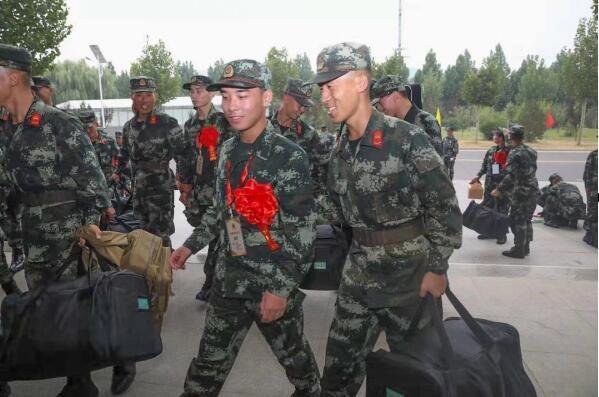 第一批士官的历史背景及其影响,揭秘士官制度的诞生年份,揭秘第一批士官的历史背景与诞生年份及其深远影响