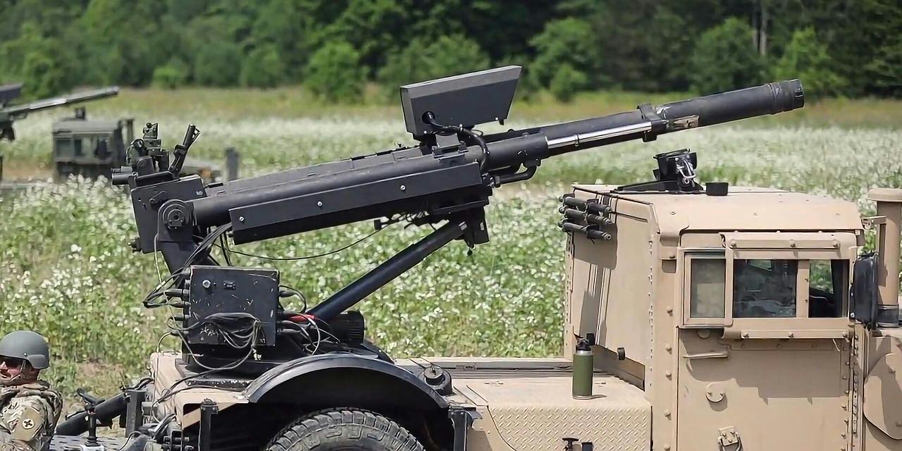 最轻的105mm榴弹炮，技术革新与军事力量的完美结合，革新之作，最轻的105mm榴弹炮——技术与军事力量的完美融合