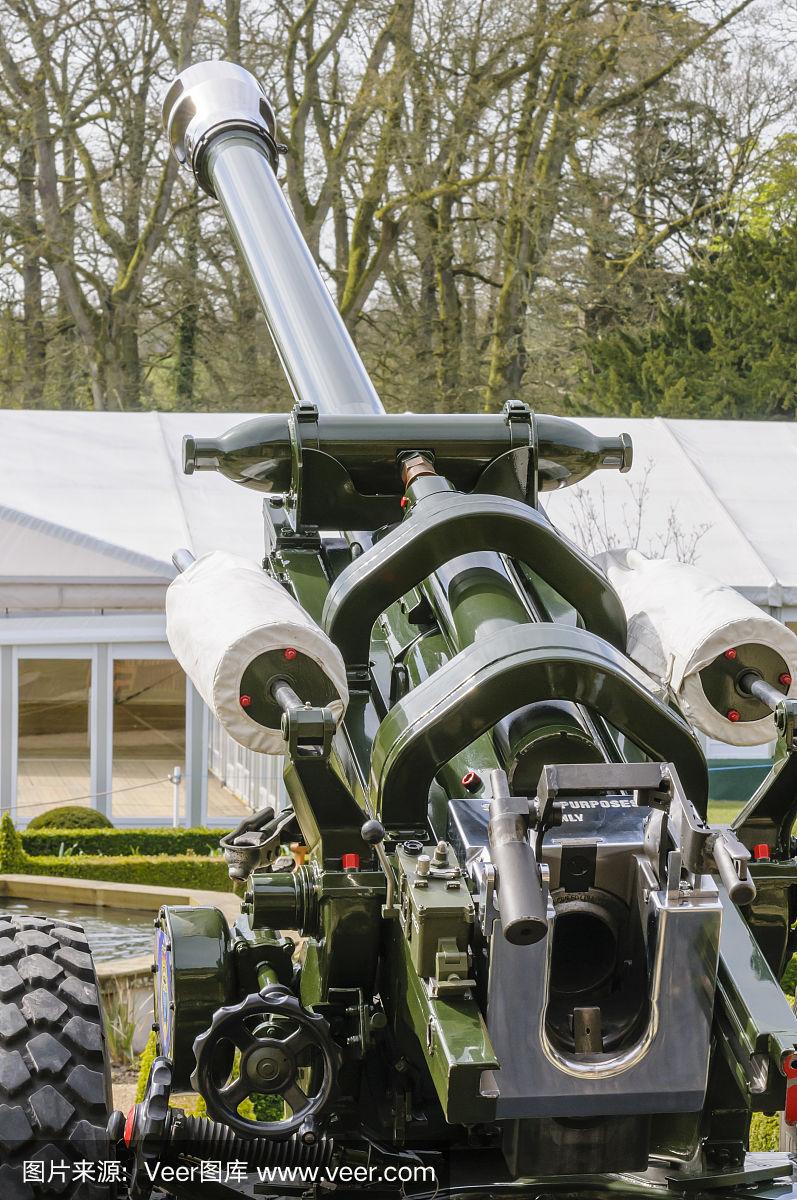 最轻的105mm榴弹炮,技术革新与军事力量的完美结合,革新之作,最轻的105mm榴弹炮——技术与军事力量的完美融合