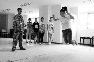 身高1米98能否成为仪仗队一员,探究与解析,身高1米98者的仪仗队选拔之路,探究与解析