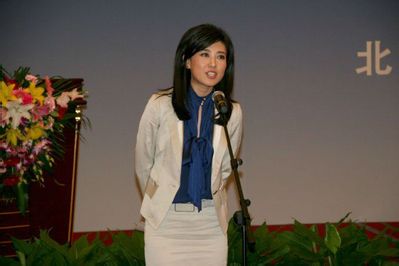 海峡主持人简介资料——一位跨越文化与语言的桥梁,海峡主持人,跨越文化与语言的桥梁简介介绍