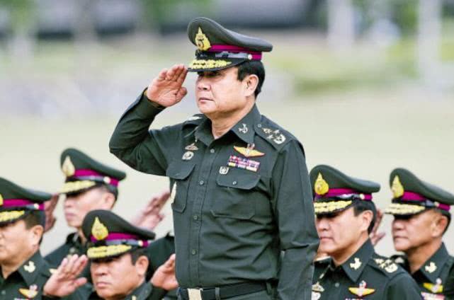 中国现任三军总司令，职责与荣耀，中国现任三军总司令，职责重大，荣耀无限