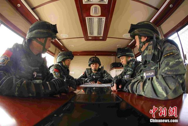 武警雪豹突击队训练真实视频,揭示精英战士的锤炼之路,武警雪豹突击队训练实录,精英战士的锤炼之路