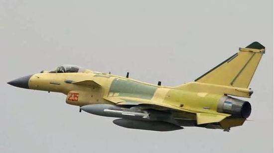 歼10与歼11,中国空军与老美的微妙关系探讨,歼10与歼11,中国空军与美国之间的微妙关系探讨