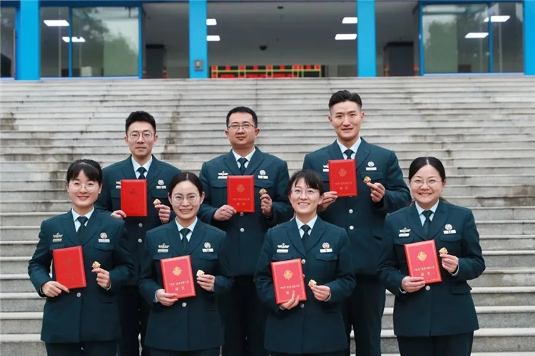 空军航空大学文职人员的角色与职责,空军航空大学文职人员的角色与职责解析