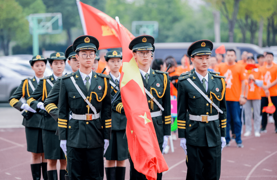 三军仪仗队退役复学，荣耀与未来的交汇点，三军仪仗队退役复学，荣耀与未来的交汇时刻