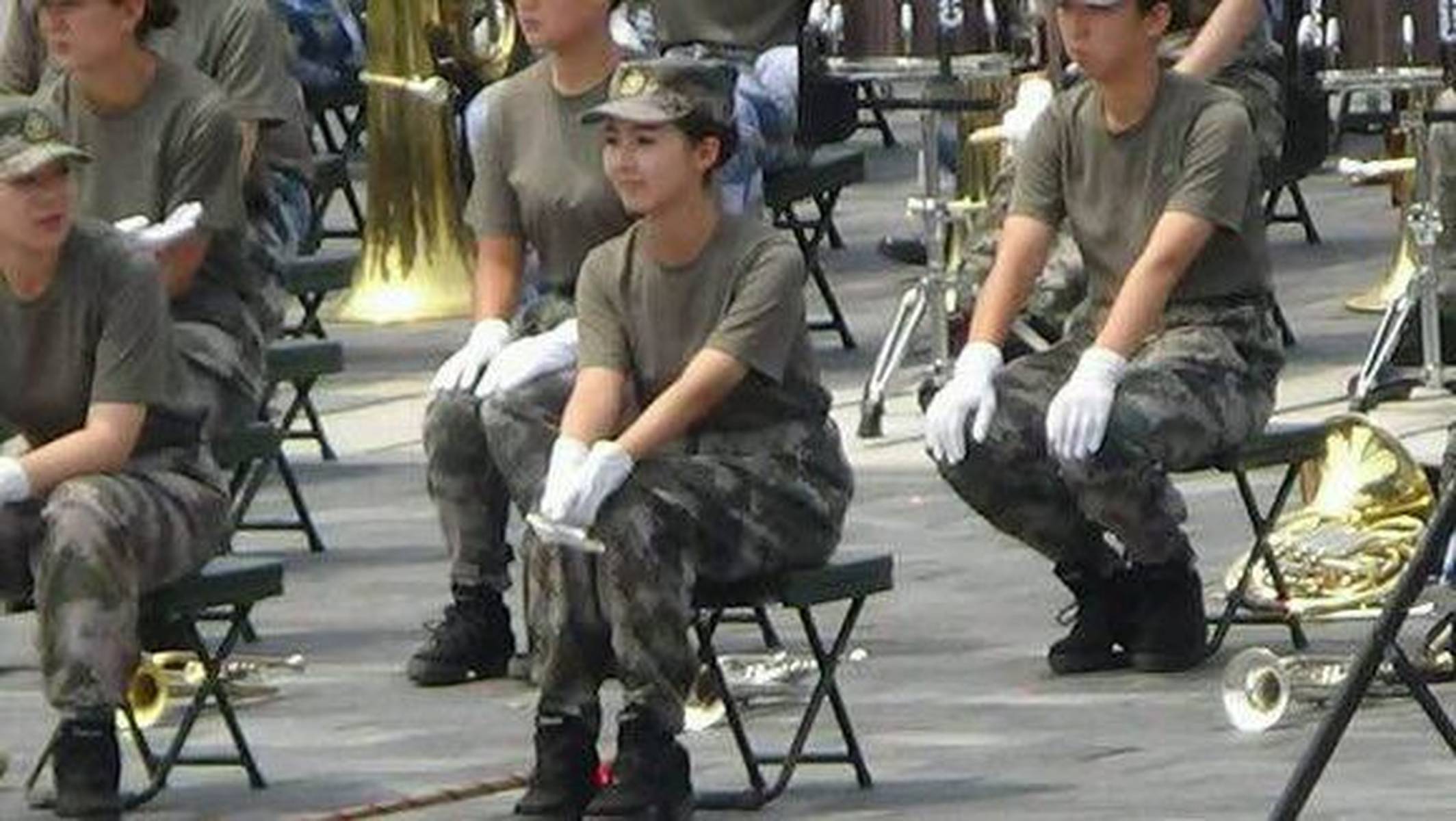 阅兵女兵,关于脚臭的误解与真实,阅兵女兵,脚臭的误解与真相揭秘