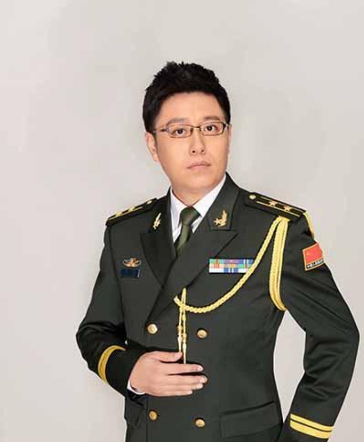 军事男主持人，展现力量与智慧的魅力舞台，军事男主持人，力量与智慧的魅力展现