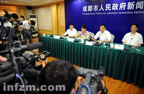 成都今天发生的重大新闻，城市新动态与经济文化融合的新篇章，成都今日新动态，经济文化融合开启城市新篇章