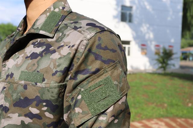 武警21式夏季作训服，新时代军事装备的新风貌，武警21式夏季作训服，展现新时代军事装备风采