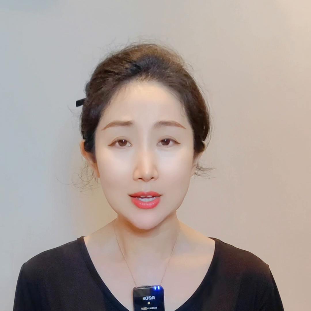 中央四台军事节目主持人，传递军事信息，展现专业风采，中央四台军事节目主持人专业风采，传递军事信息，展现专业魅力