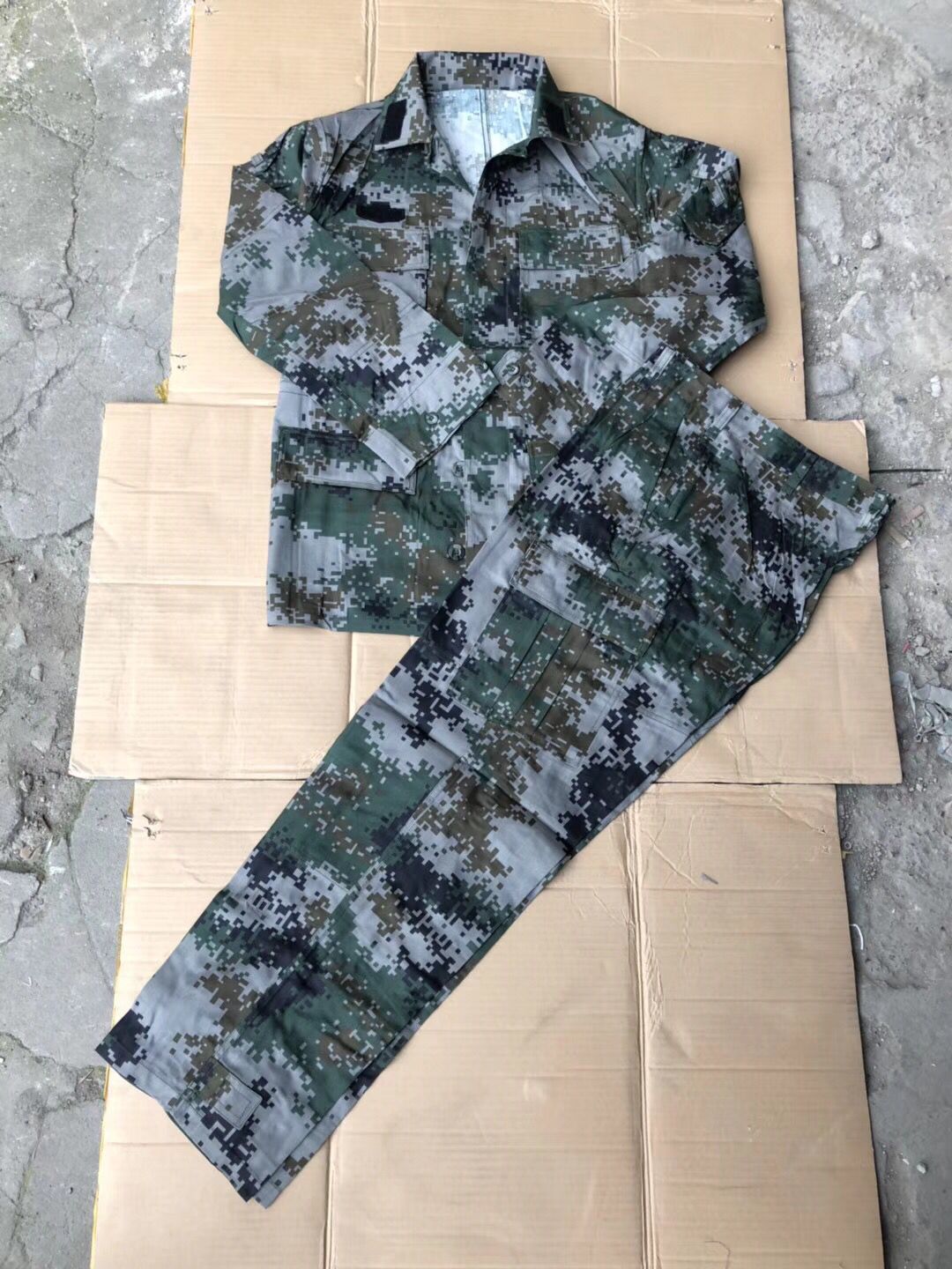正品名07林地迷彩服，丛林中的隐秘战士，丛林隐秘战士，正品名07林地迷彩服