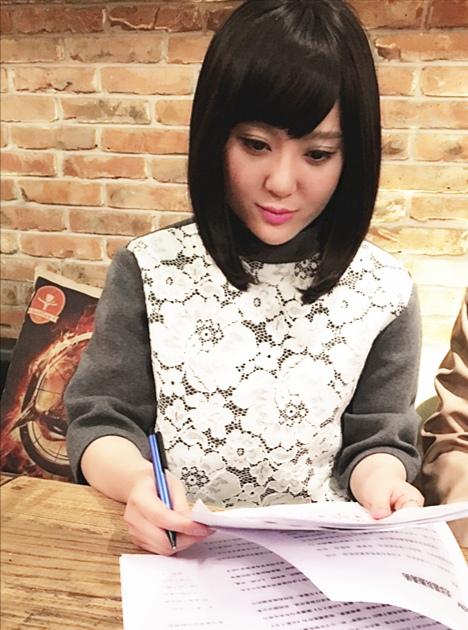 军事女主持人，展现新时代女性的风采与力量，军事女主持人，新时代女性的风采与力量展现