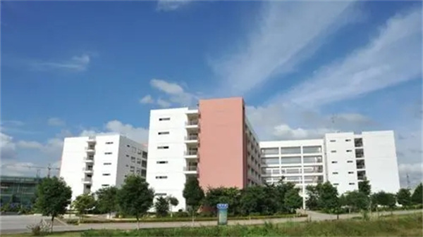 人民解放军理工大学，培养新时代英才的摇篮，人民解放军理工大学，新时代英才的摇篮