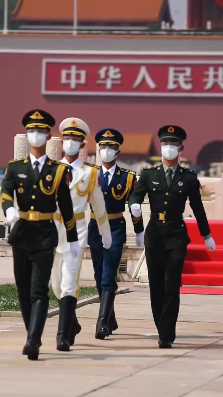 三军仪仗队视频行军礼，荣耀与责任的体现，三军仪仗队行军礼，荣耀与责任的展现