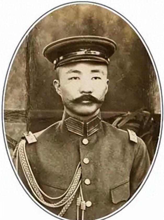 民国上将军衔相当于什么官，民国上将军衔的官职等级与权力解析
