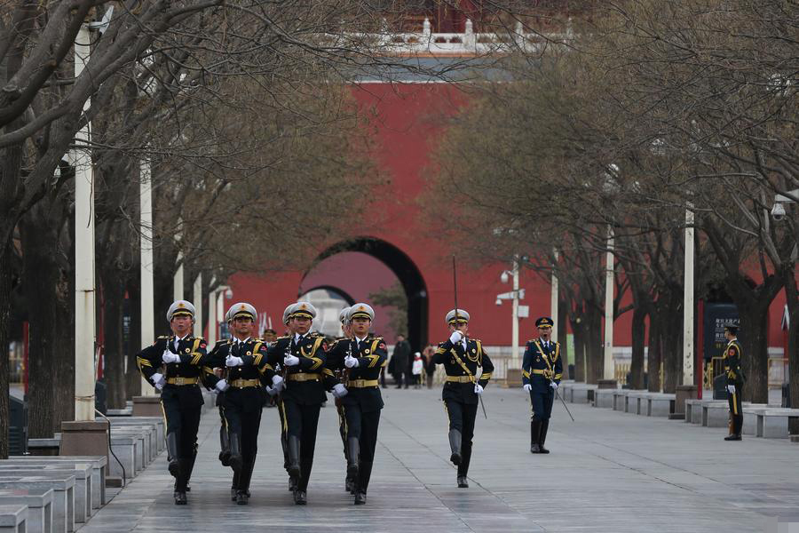 三军仪仗队图片PPT背景，荣耀与威严的象征，三军仪仗队图片PPT背景，荣耀与威严的永恒象征