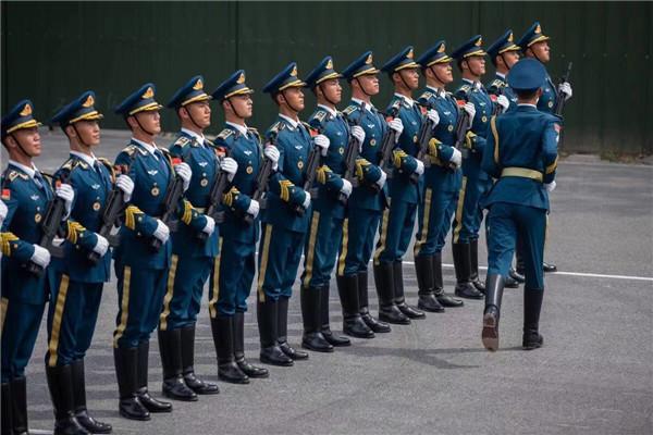 阅兵方阵中的身高艺术，展现力量与秩序的完美融合，阅兵方阵中的身高艺术，力量与秩序的完美融合展现