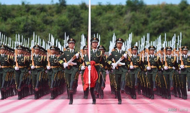 阅兵方阵高清图片，展现荣耀瞬间，定格历史时刻，阅兵方阵荣耀瞬间，历史时刻的高清图片定格
