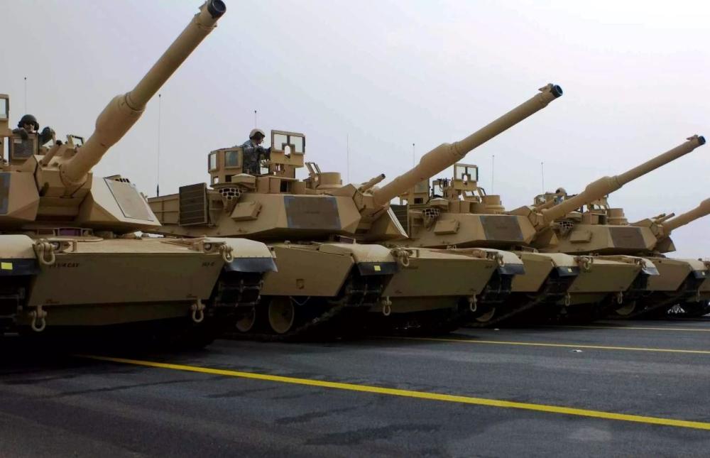 M1A1艾布拉姆斯与M1A2，美国主战坦克的辉煌篇章，美国主战坦克，艾布拉姆斯与M1A2的辉煌历程