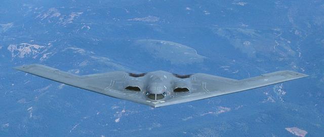 B-2轰炸机载弹，空中巨无霸的致命武器，B-2轰炸机载弹实力，空中巨无霸的致命武器