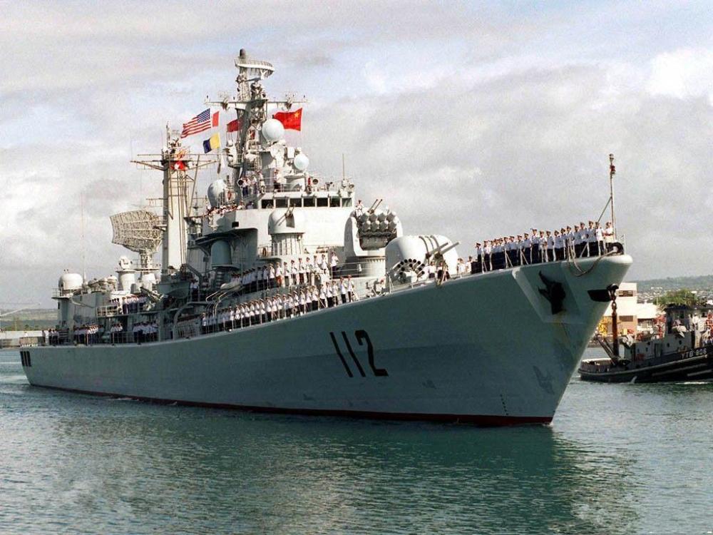 中国海军160号驱逐舰，新时代的海上卫士，中国海军160号驱逐舰，新时代海上卫士亮相海域
