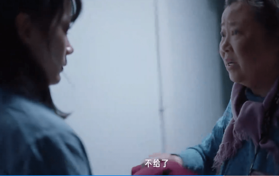 肖思远的妈妈曾拒绝在儿子棺木中放置女友合照，一位母亲的深情与坚守，肖思远的母亲拒绝在儿子棺木中放置女友合照，母亲的深情坚守