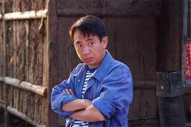 社会小混混都去当兵了，社会小混混选择投身军旅，重塑自我之路