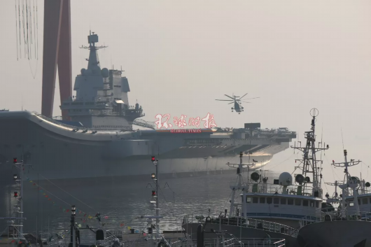 航母直-18直升机，中国海军力量的新里程碑，中国海军新里程碑，直-18直升机助力航母战力飞跃提升