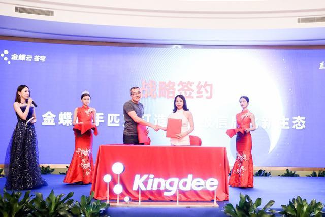 泉州建发养云，探寻一座城市中的理想居所与生活艺术，泉州建发养云，城市理想居所与生活艺术的探寻之旅