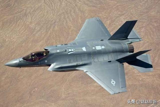 歼-20与F-22，尺寸与能力的较量，歼-20与F-22，尺寸比拼与能力对决