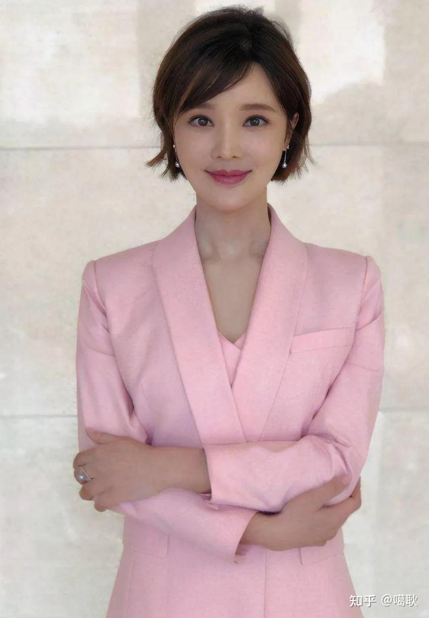 中国最漂亮的女主持人，她们的风采与魅力，中国最美女主持人，风采与魅力闪耀荧屏