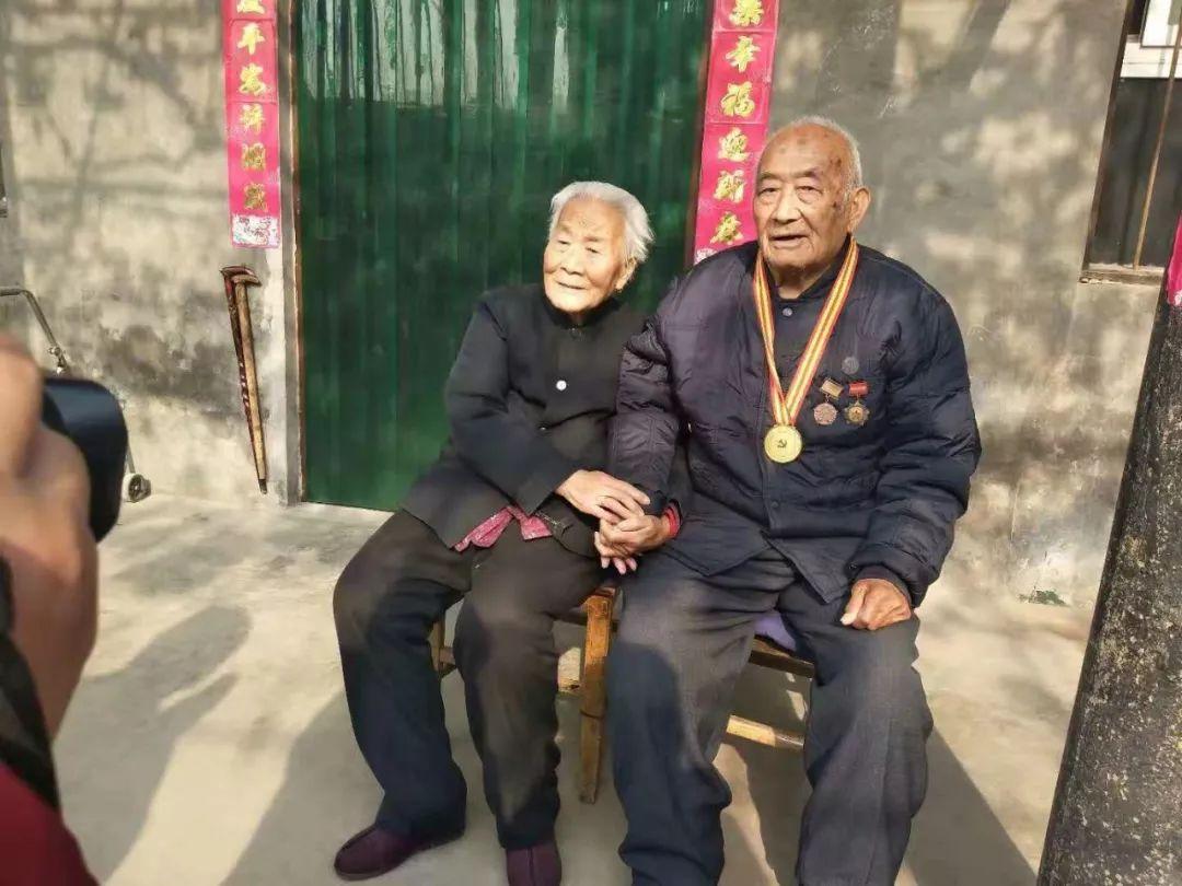 中国人民志愿军军歌指挥，英勇之歌的引领者与诠释者，中国人民志愿军军歌指挥，英勇之歌的领航者与诠释者
