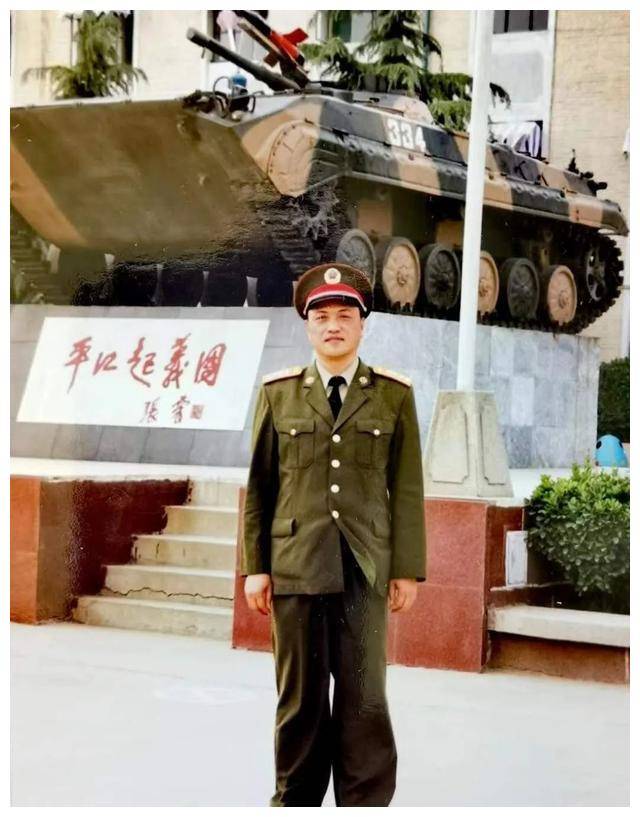 探索现代化办公环境的典范——走进二十一集团军办公楼，走进二十一集团军办公楼，现代化办公环境的典范探索