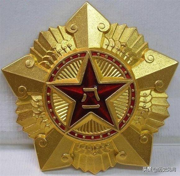 八一勋章与七一勋章，荣誉之巅的比较，八一勋章与七一勋章，荣誉之巅的对比与解读