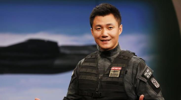 揭秘天下军事主持人的身份与魅力，谁是这个领域的佼佼者？，揭秘军事主持人身份与魅力，谁领风骚成为领域佼佼者？