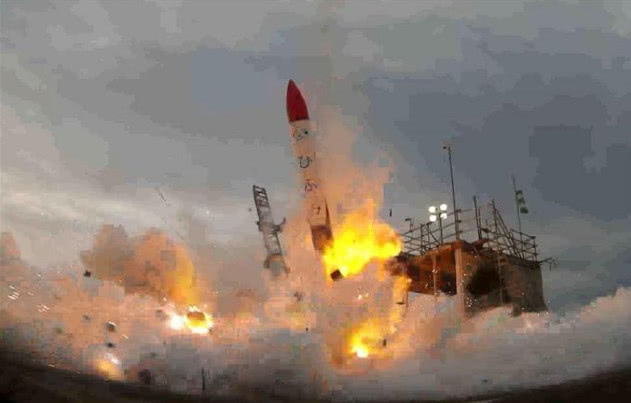 火箭从高空坠落爆炸，探索背后的真相与挑战，火箭高空坠落爆炸背后的真相与挑战探索