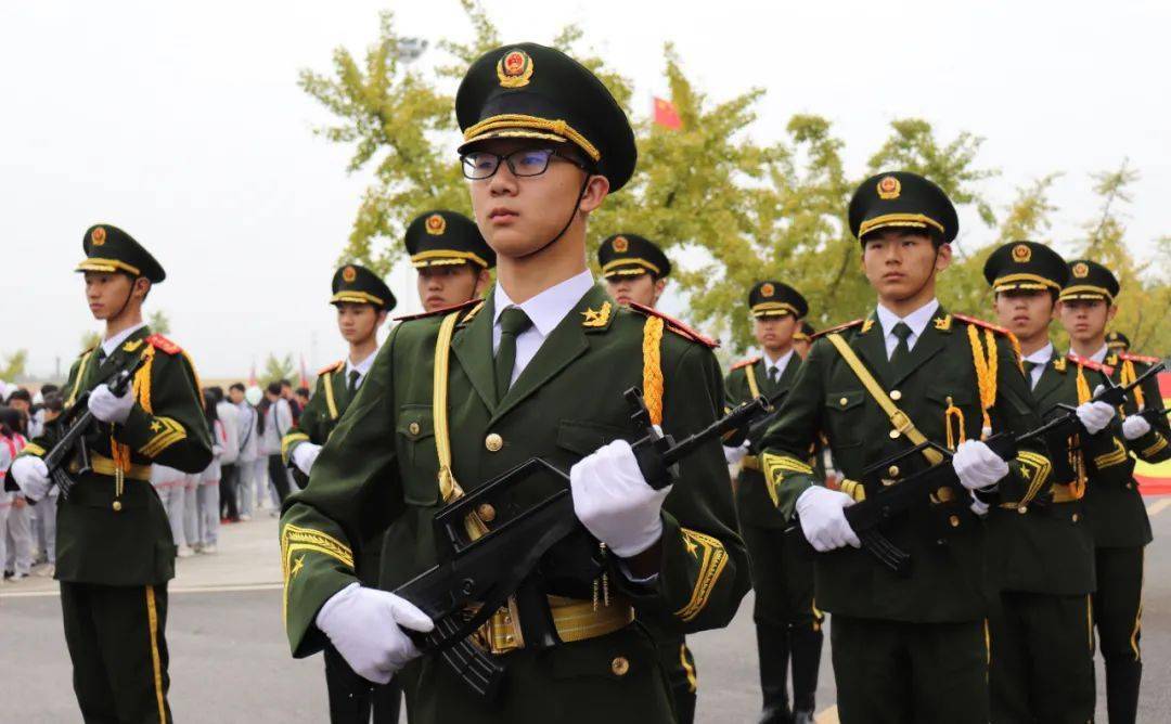 国旗护卫队的励志之路,荣耀与责任并存,国旗护卫队的荣耀与责任,励志之路的闪耀篇章